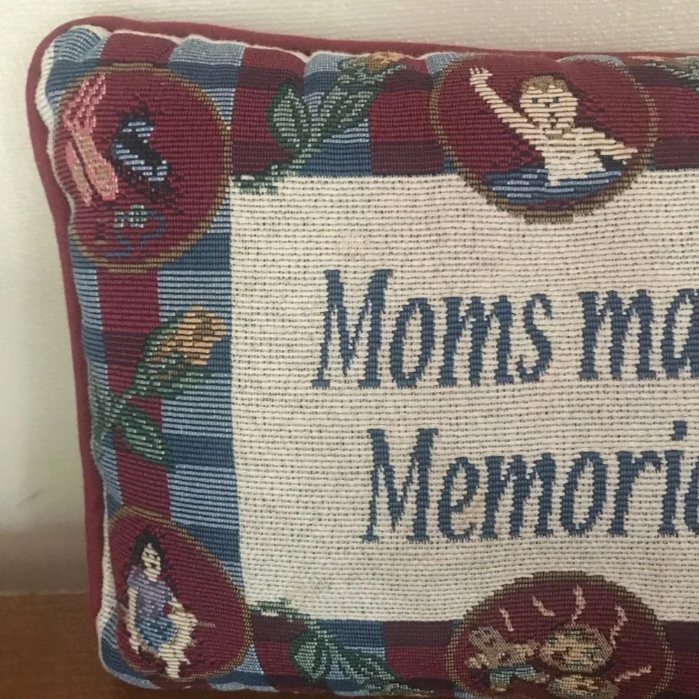 Rare Vintage Moms Make Memories Decoration Pillow